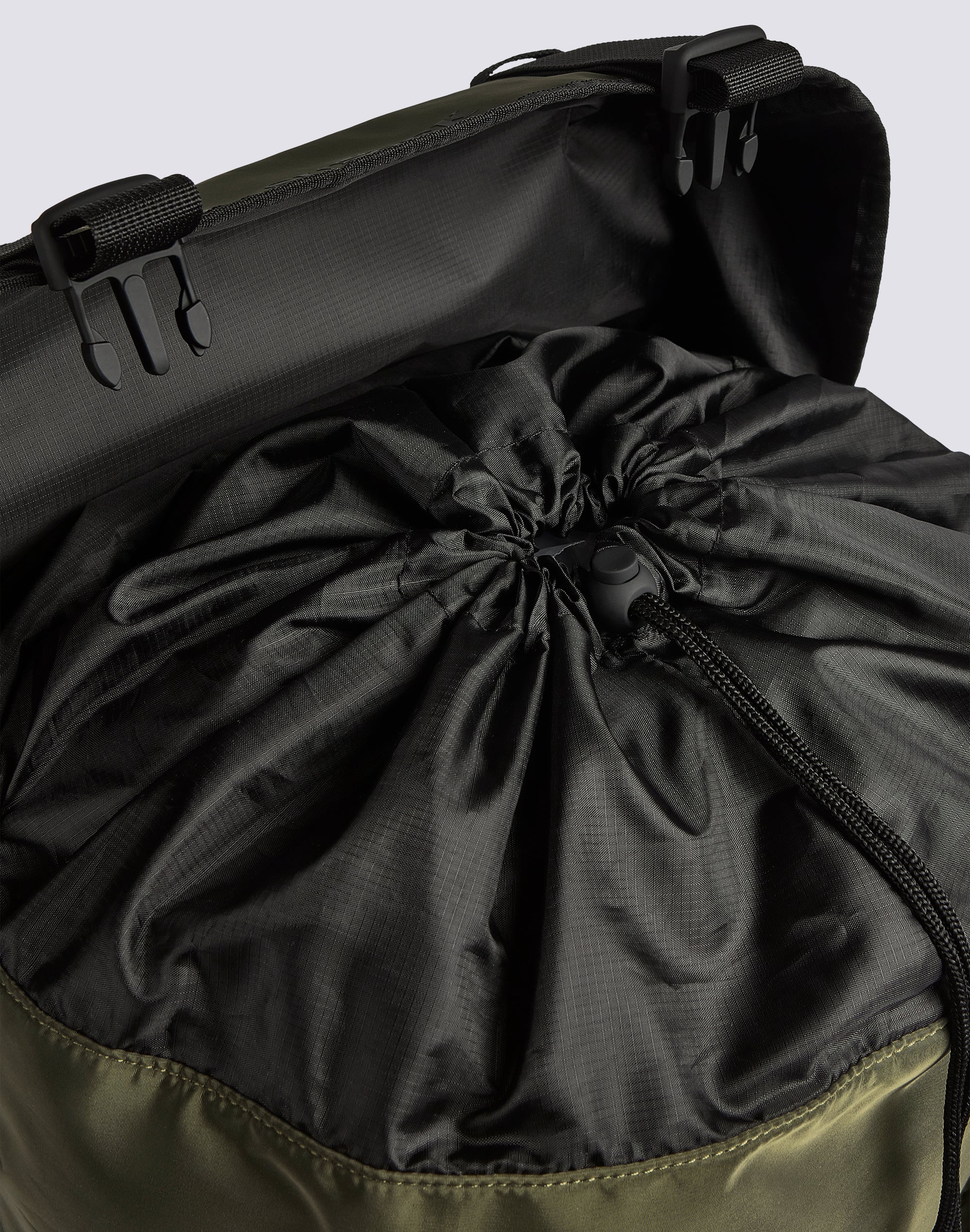 ZAINO IN NYLON SHINY CON TASCHE CARGO - Image 4