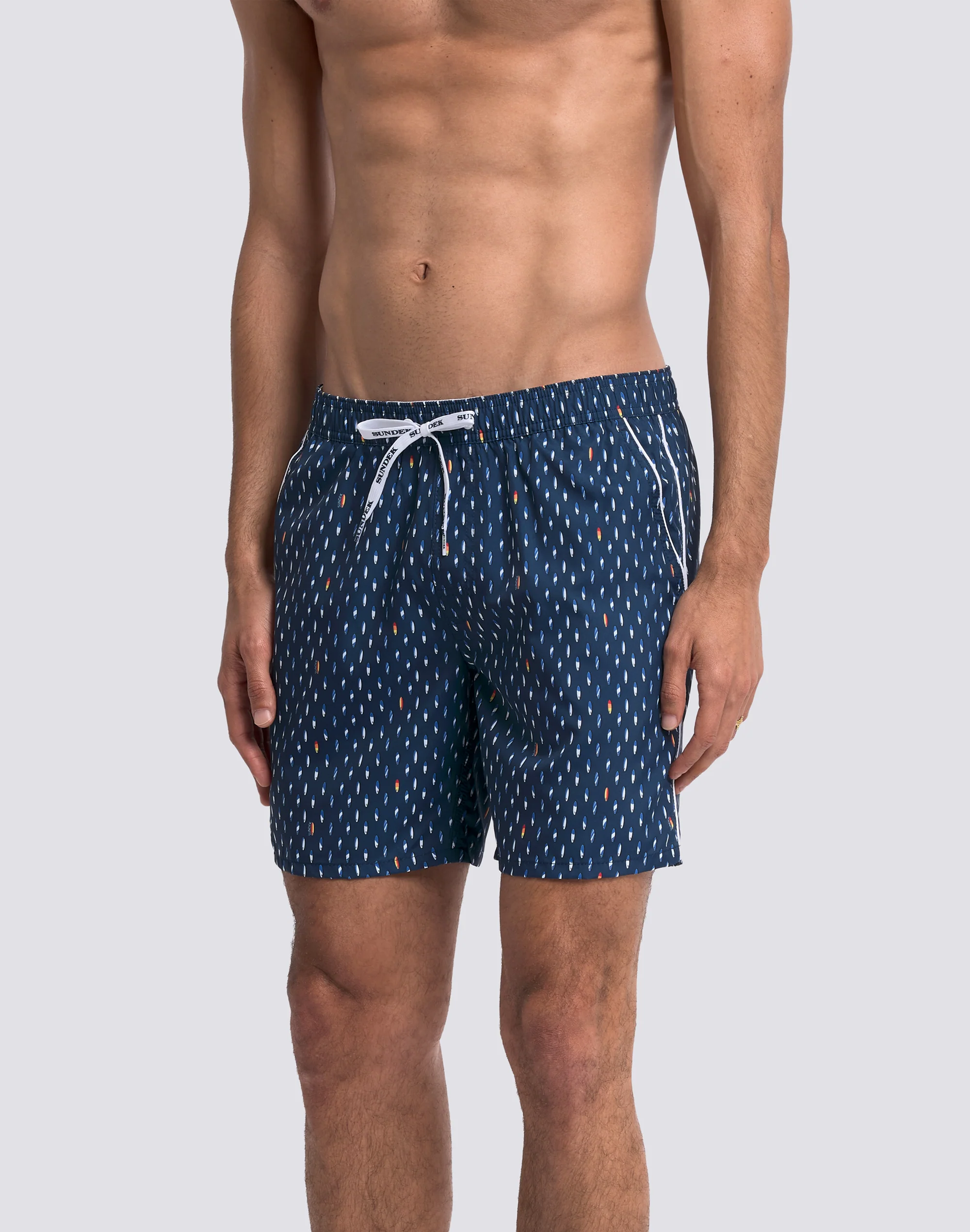 COSTUME DA BAGNO UOMO LUNGHEZZA MEDIA VITA ELASTICATA STAMPA RICE SURF IN POLIESTERE RICICLATO REPREVE® - Image 4