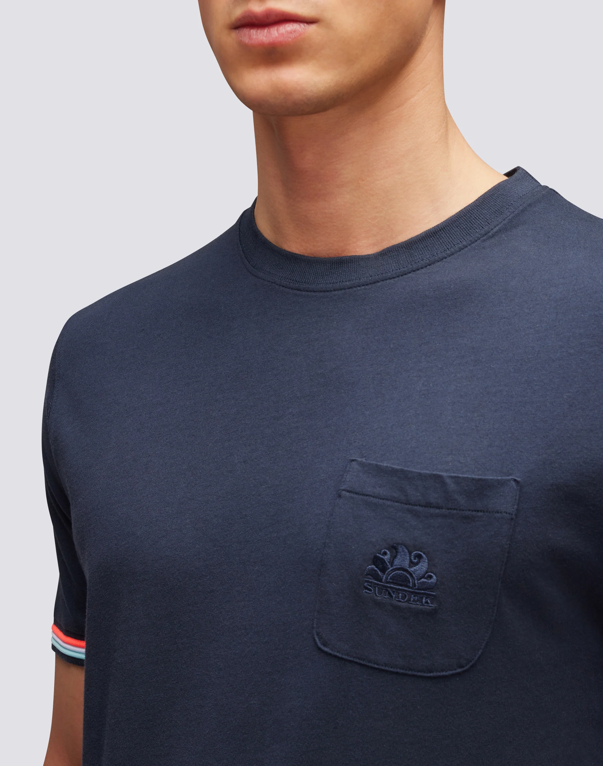 T-SHIRT FINN GIROCOLLO CON TASCHINO - Image 4
